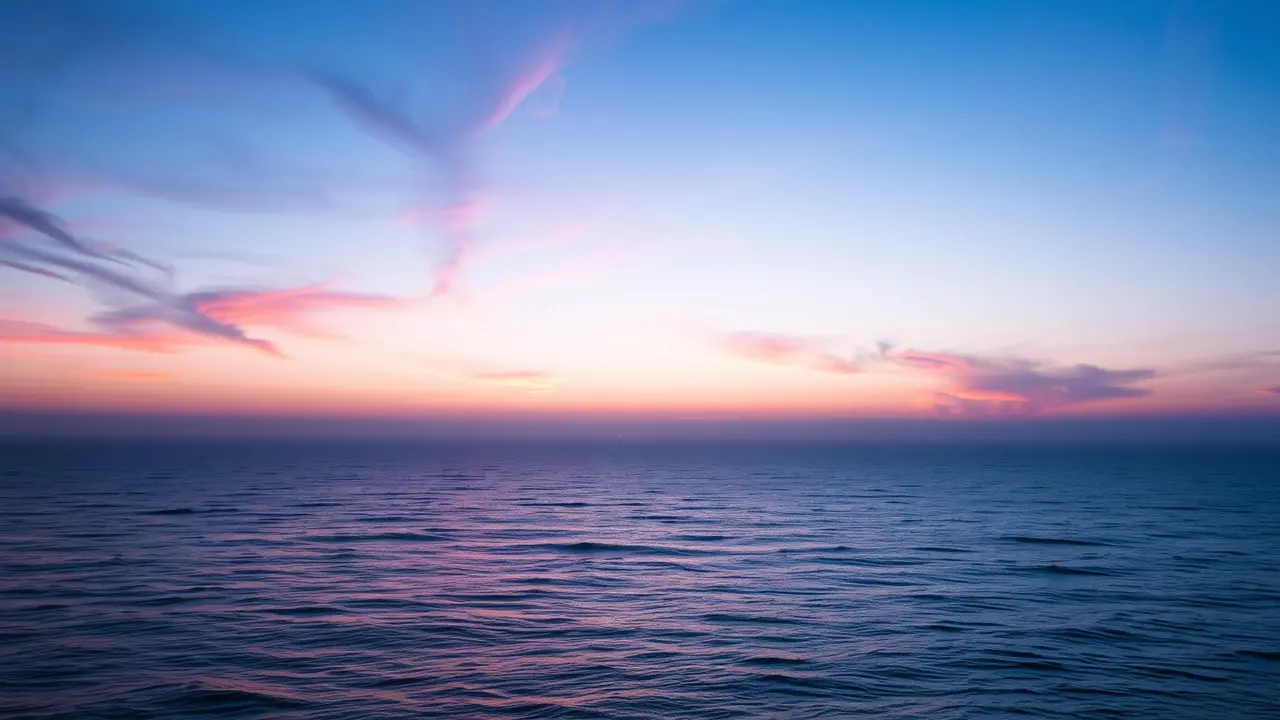 Céu crepuscular sobre o mar